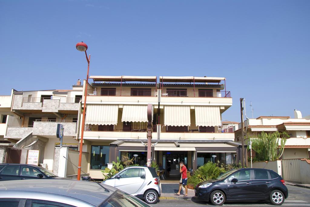 B&B La Sirena Santa Teresa Di Riva Buitenkant foto