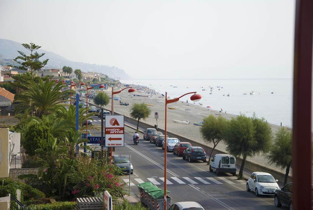 B&B La Sirena Santa Teresa Di Riva Buitenkant foto