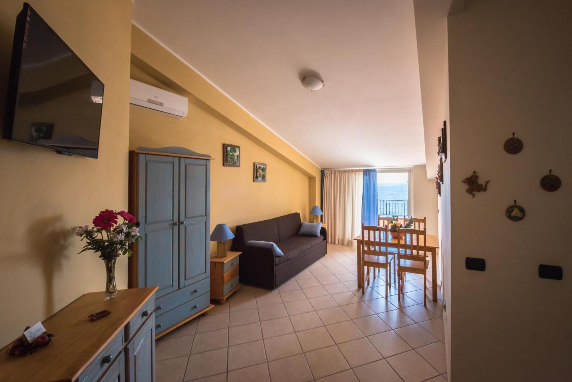 B&B La Sirena Santa Teresa Di Riva Buitenkant foto