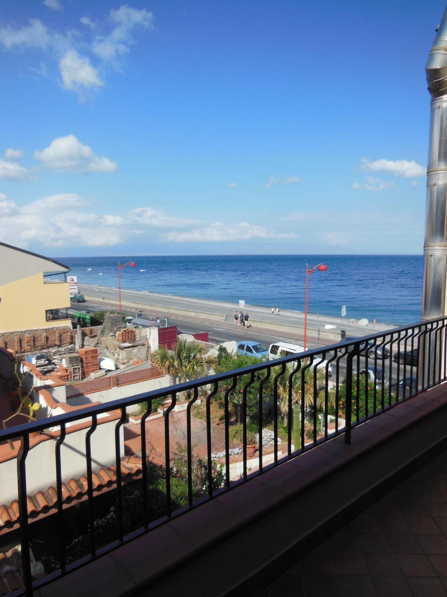 B&B La Sirena Santa Teresa Di Riva Buitenkant foto