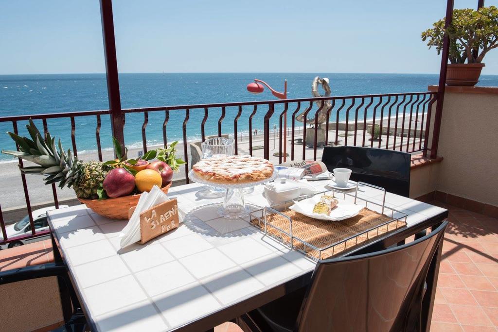 B&B La Sirena Santa Teresa Di Riva Buitenkant foto
