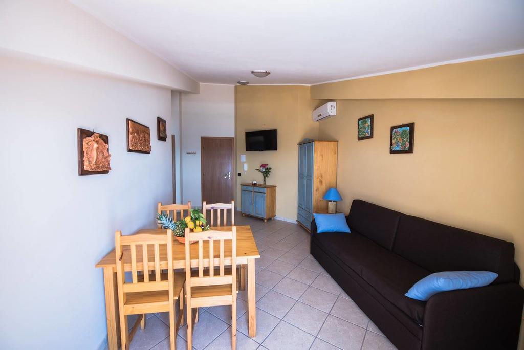 B&B La Sirena Santa Teresa Di Riva Buitenkant foto